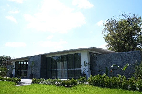 Frente Salas Jardín de Paz